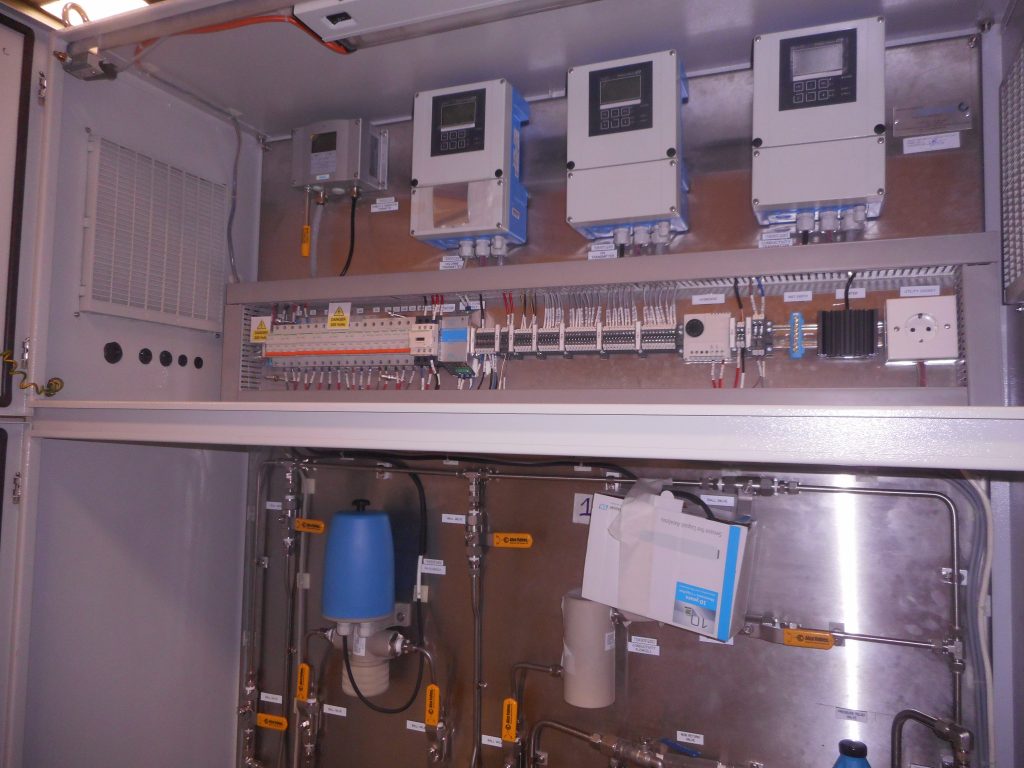 WQA - Wet and Dry area of Cabinet